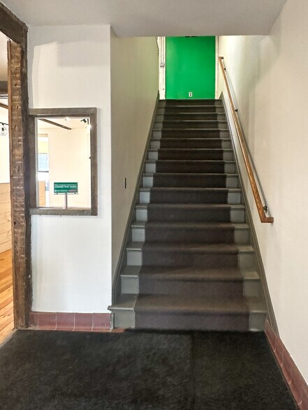 More Photos Of 412 Main St, Utica Warehouse For Lease