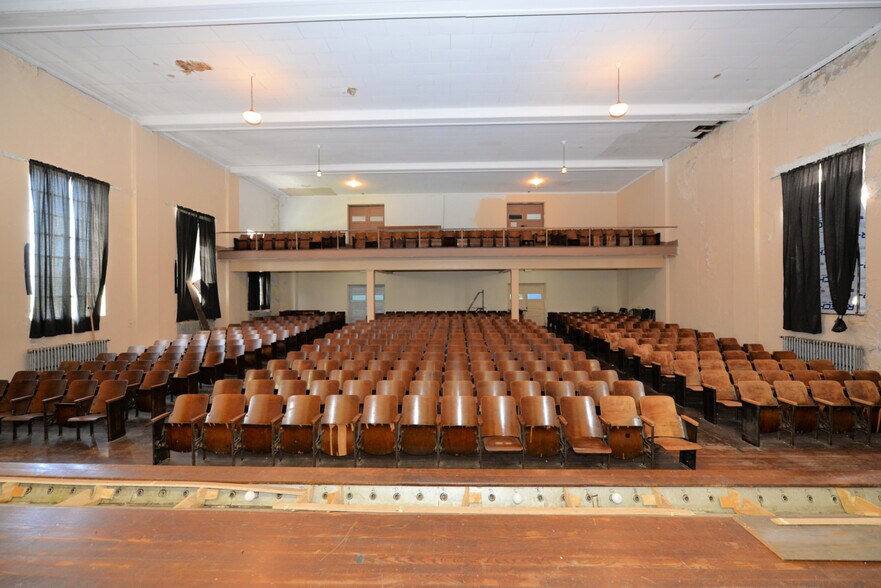 More Photos Of 156 School Rd, Mill Spring Office For Lease