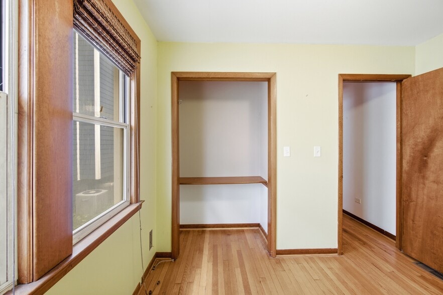 More Photos Of 6240 N Avondale Ave, Chicago Specialty For Sale