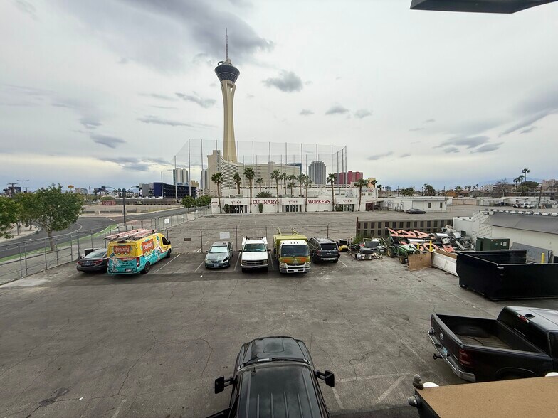 More Photos Of 1604 S Commerce St, Las Vegas Freestanding For Lease