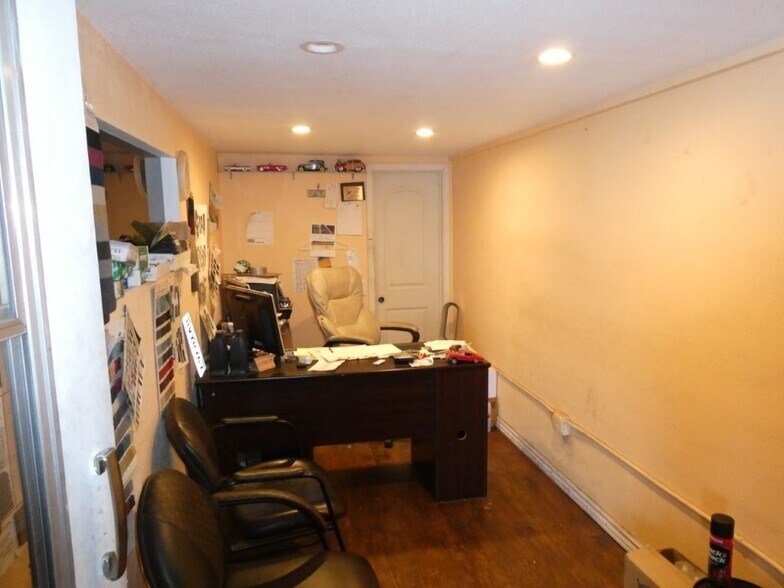 More Photos Of 1501 Celis St, San Fernando Auto Repair For Sale