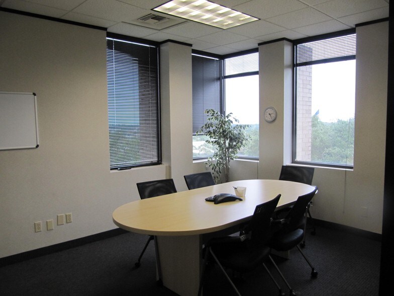 More Photos Of 3409 Executive Center Dr, Austin Unknown For Lease