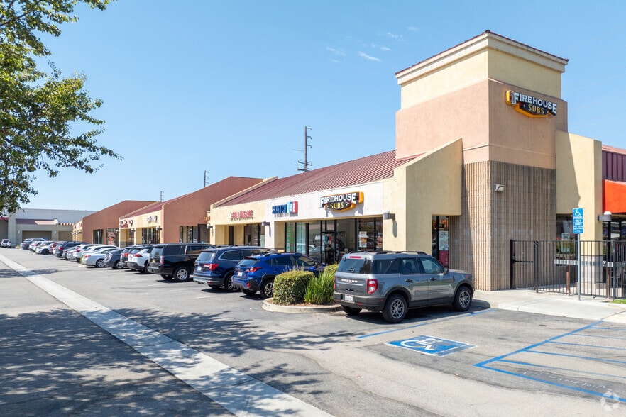 More Photos Of 4020 E Main St, Ventura General Retail For Lease