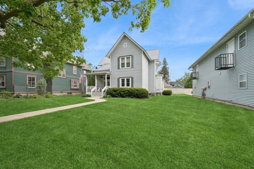 Primary Photo Of 1128 Wisconsin St, Lake Geneva Multifamily For Sale