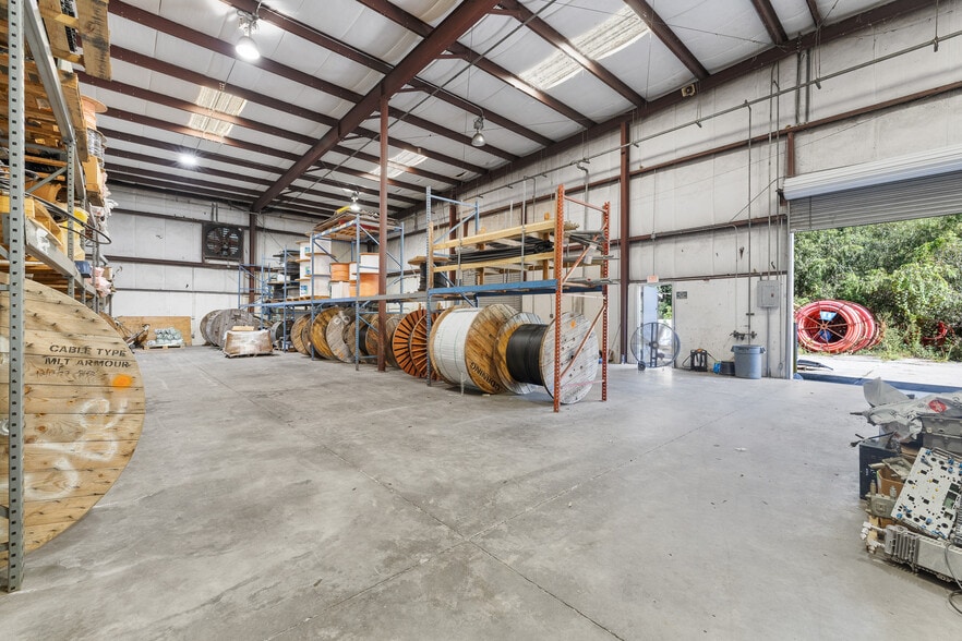 More Photos Of 3162 Clemson Rd, Orlando Radio TVTransmission Facilities For Lease