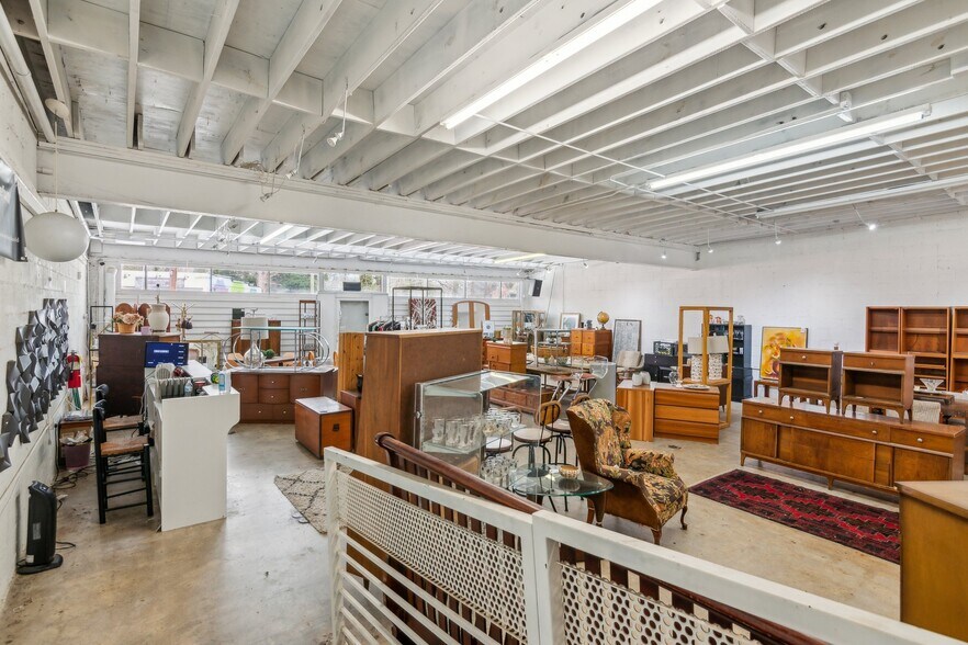 More Photos Of 1080 Katherwood Dr SW, Atlanta Showroom For Sale