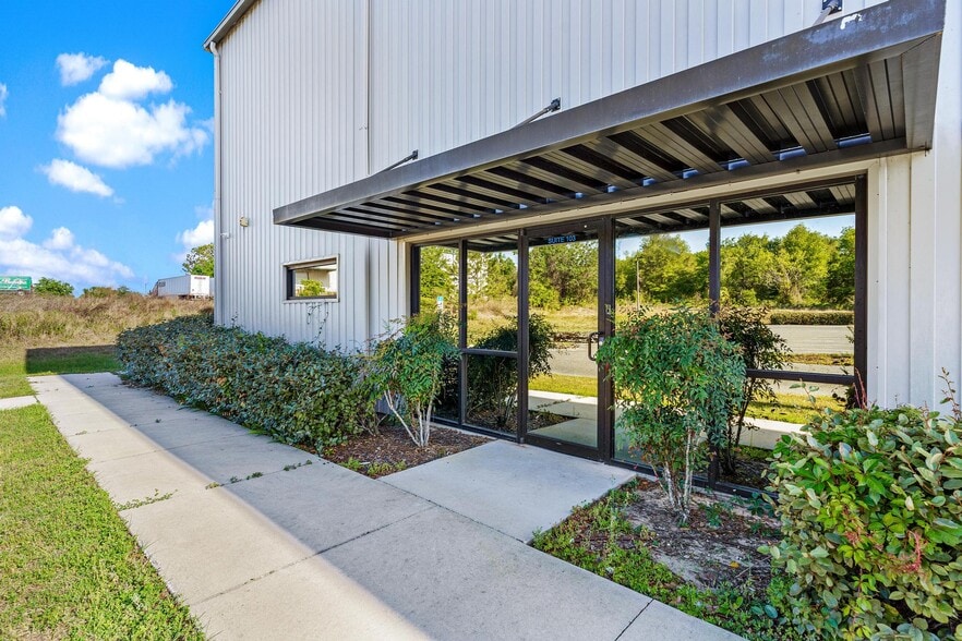 More Photos Of 1904 Thomas Ave, Leesburg Office For Sale