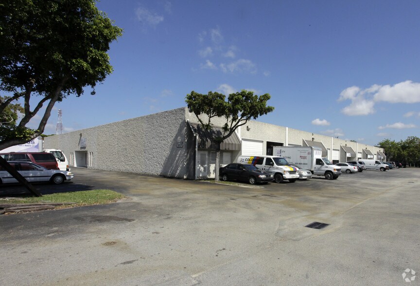 More Photos Of 7327-7345 NW 56th St, Miami Warehouse For Sale