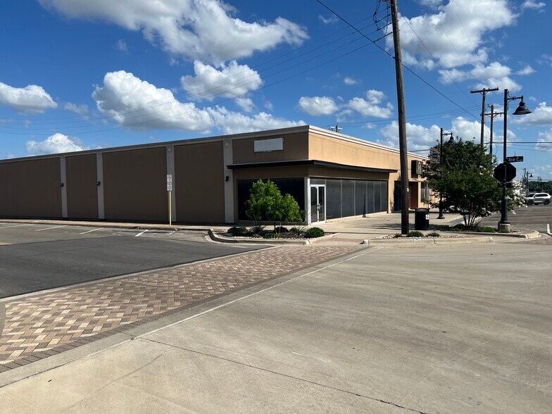 More Photos Of 420 E Ave C, Killeen Specialty For Sale