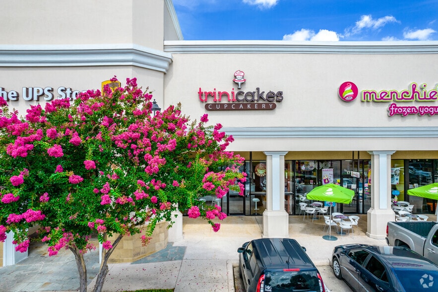 More Photos Of 999 E Basse Rd, San Antonio Unknown For Lease