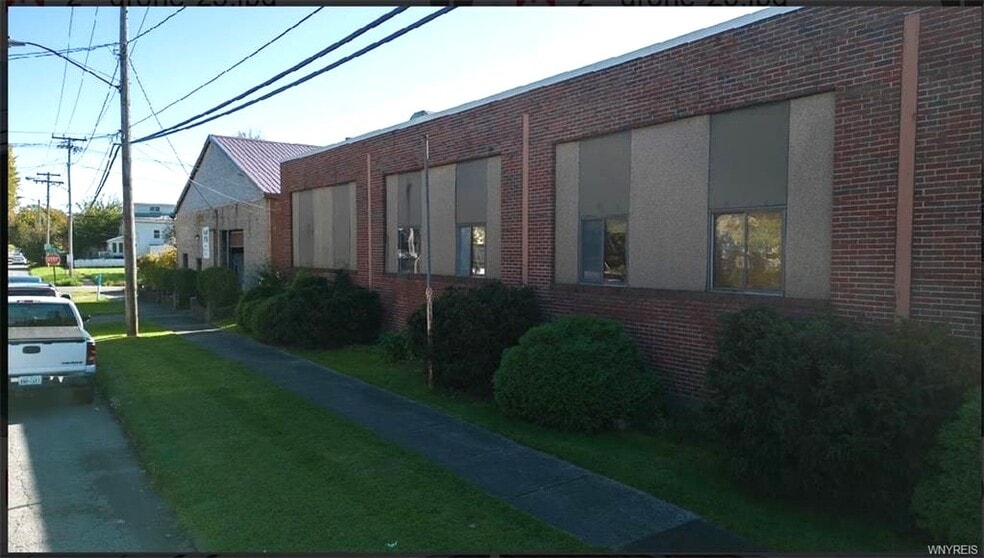 More Photos Of 2103 MacKenna Ave, Niagara Falls Warehouse For Sale