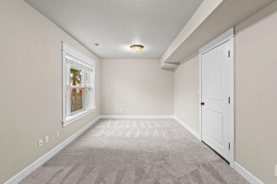 More Photos Of 9414 SE Causey Ave, Happy Valley Apartments For Sale