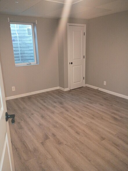 More Photos Of 1008 Troy Ofallon Rd, Troy Office For Lease