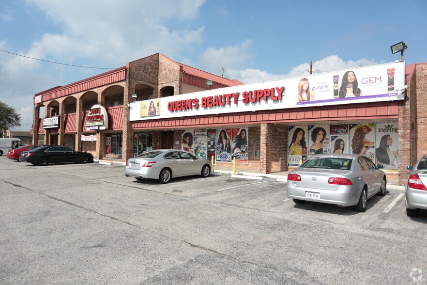Primary Photo Of 1306-1314 W FM-1960, Houston Freestanding For Lease