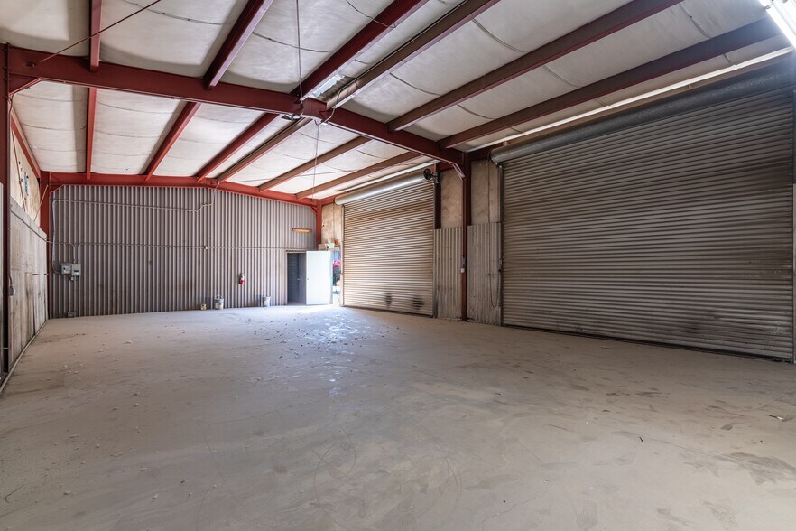 More Photos Of 68686 Summit Dr, Cathedral City Service For Sale