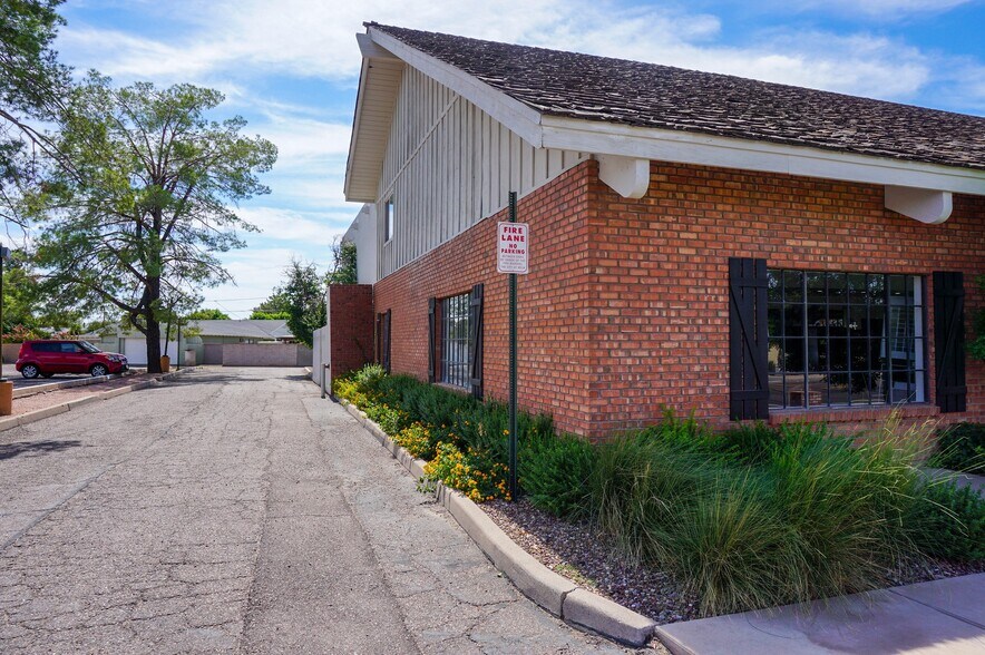 More Photos Of 1455 E University Dr, Mesa Showroom For Sale