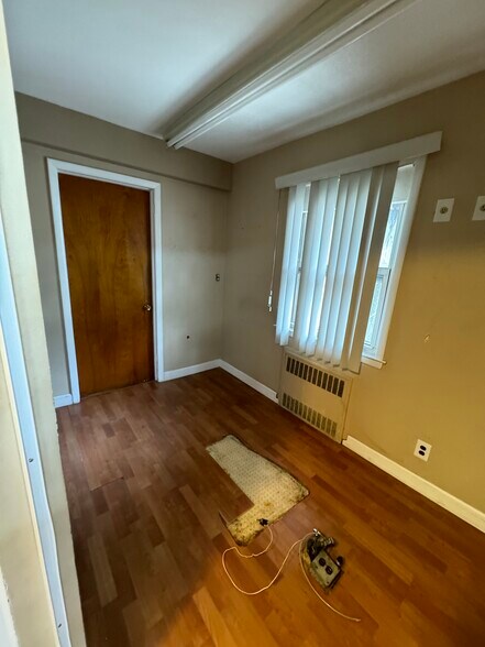 More Photos Of 376 Manor Rd, Staten Island Medical For Lease