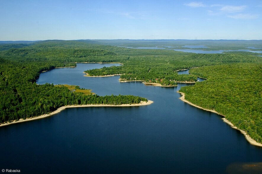 More Photos Of 55 Ch De L'oasis, Ferme-neuve Hotel For Sale