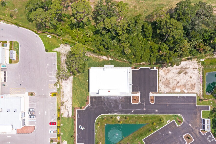 More Photos Of 9474-9484 Buffalo Rd, Palmetto Freestanding For Lease