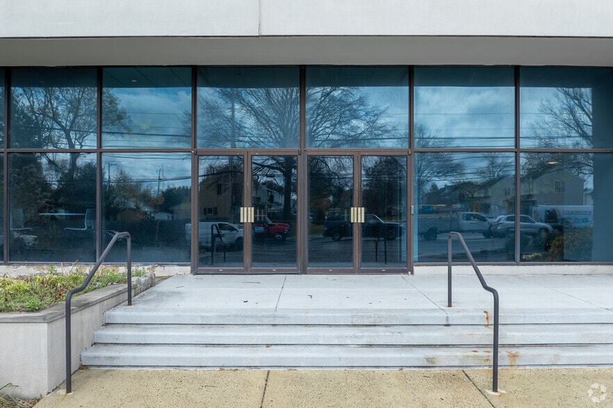 More Photos Of 159 E County Line Rd, Warminster Office For Lease