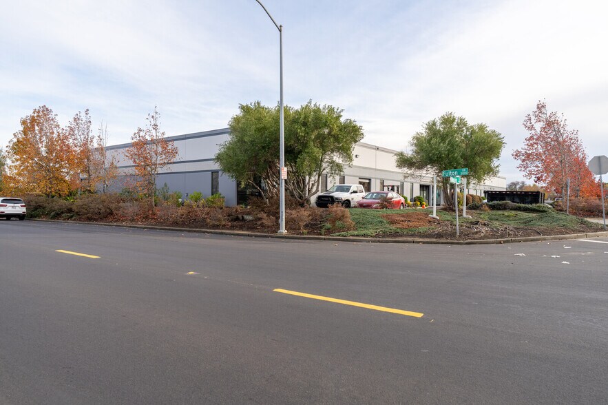 More Photos Of 4949 Fulton Dr, Fairfield Research And Development For Lease