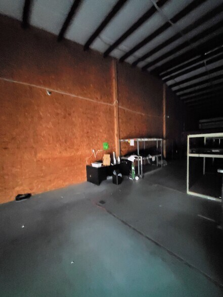 More Photos Of 1821 Dickinson Ave, Dickinson Warehouse For Lease
