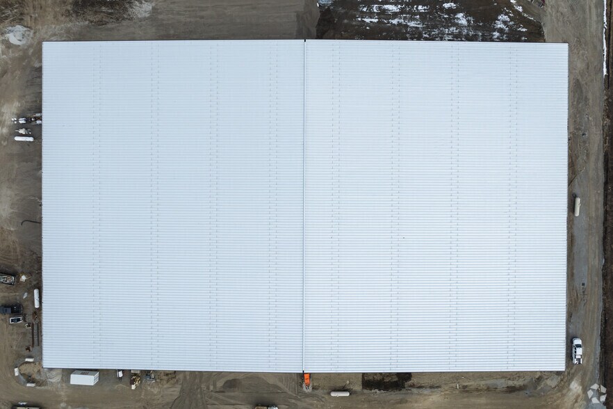 More Photos Of 134 E Woodgate Dr, Bowling Green Distribution For Sale