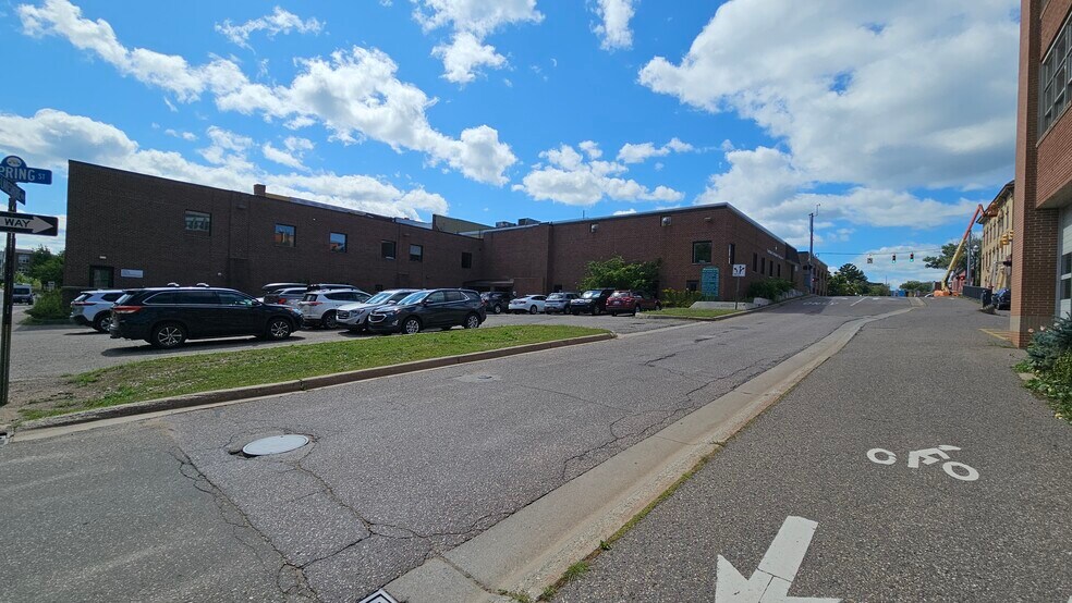 More Photos Of 307-311 S Front St, Marquette Office For Lease