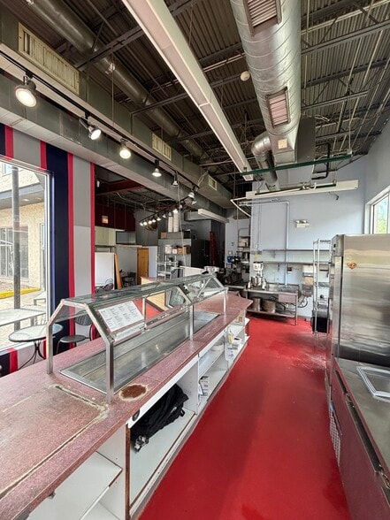 More Photos Of 2010 N Damen Ave, Chicago General Retail For Lease