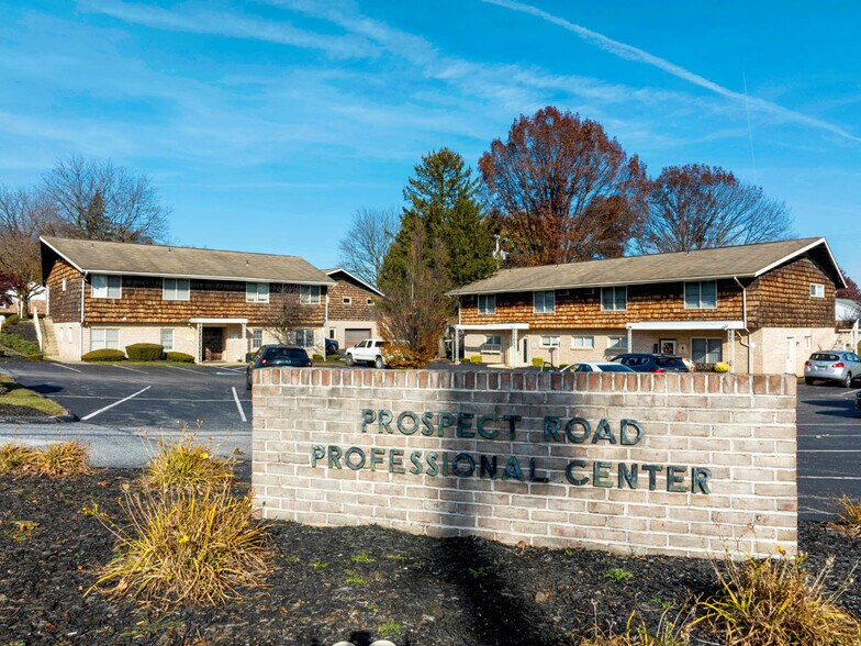 Primary Photo Of 867-885 Clare Ln, York Office Residential For Lease