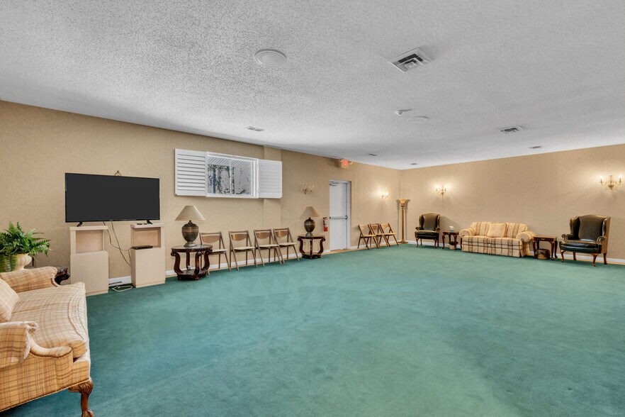 More Photos Of 148 W Veterans Hwy, Jackson Funeral Home For Sale
