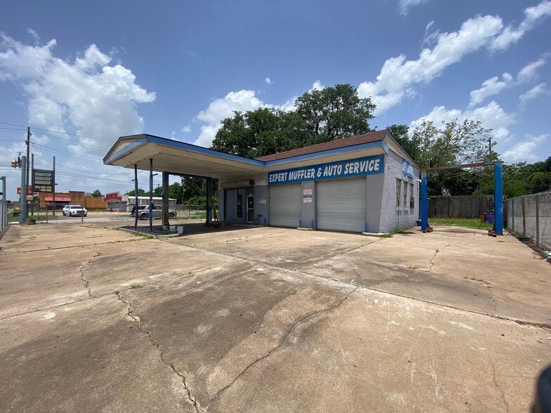 More Photos Of 1398 Washington Blvd, Beaumont Auto Repair For Lease