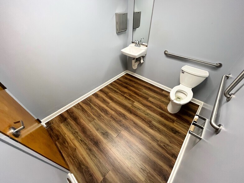More Photos Of 10101 Southpoint Pky, Fredericksburg Unknown For Lease