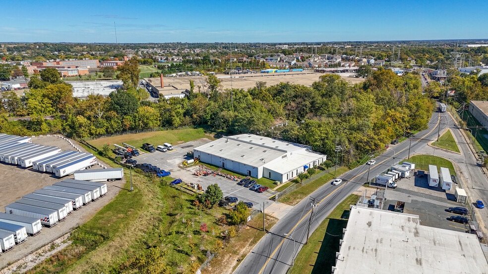 More Photos Of 3520 E Federal St, Baltimore Warehouse For Lease