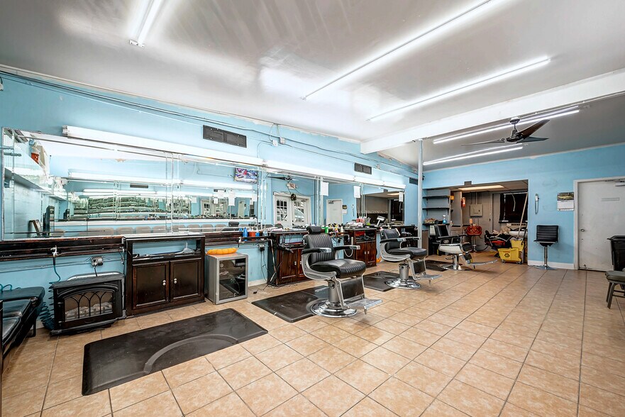 More Photos Of 9007 Irvington Blvd, Houston Freestanding For Sale