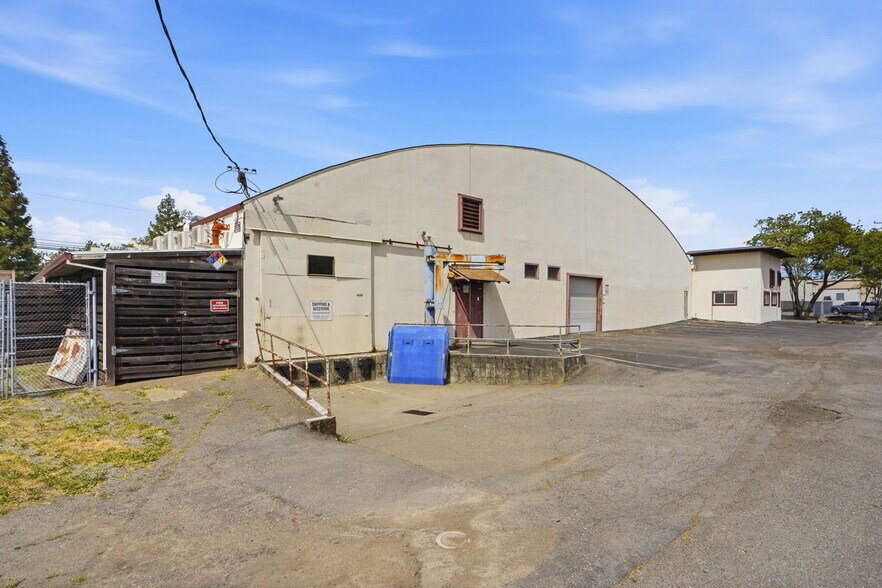More Photos Of 1420 Healdsburg Ave, Healdsburg Flex For Sale