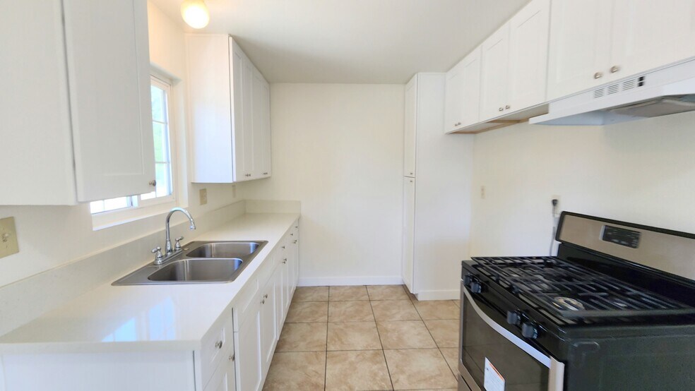 More Photos Of 2325 Angela St, Pomona Apartments For Sale