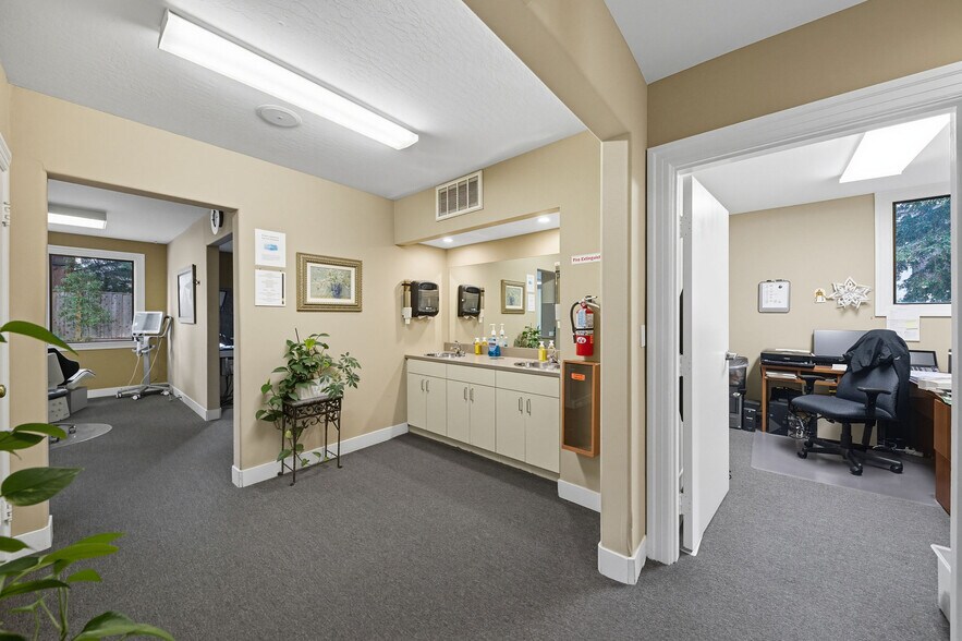 More Photos Of 1021 S El Camino Real, San Mateo Office For Sale
