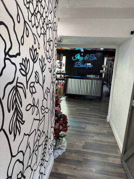 More Photos Of 2404 Oakwood Dr, Odessa Storefront For Sale