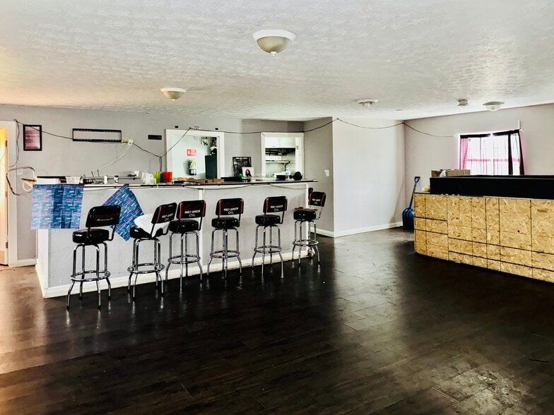 More Photos Of 5252 E 24th St, Indianapolis Warehouse For Sale