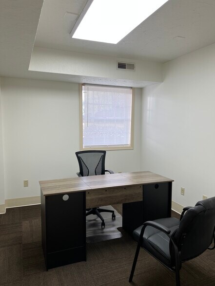 More Photos Of 308 N Cleveland Massillon Rd, Akron Office For Sale