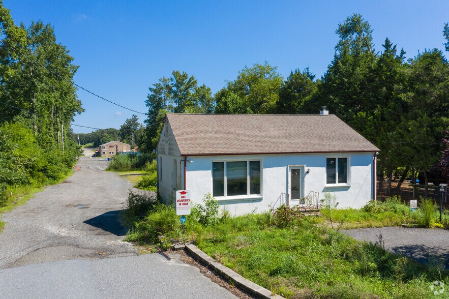 More Photos Of 822 Glassboro Rd, Williamstown Light Distribution For Sale