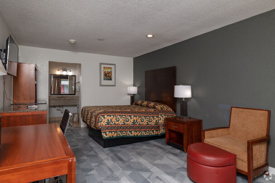 More Photos Of 28382 Southwest Fwy, Rosenberg Hotel For Sale