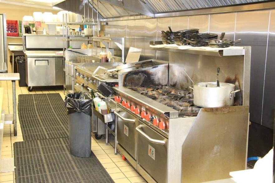 More Photos Of 5626 W Lincoln Hwy, Parkesburg Restaurant For Sale