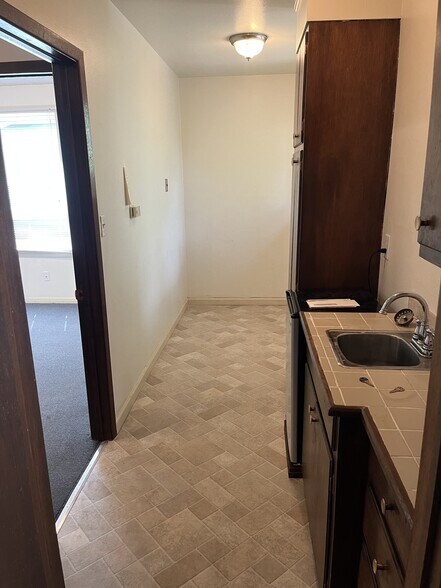 More Photos Of 1510 Glen Ayr Dr, Lakewood Office For Lease