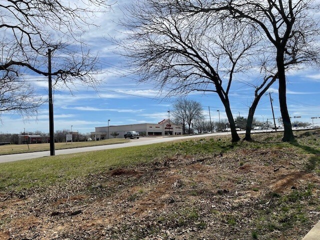 More Photos Of 1130-1131 N Walnut Creek Dr, Mansfield Land For Sale