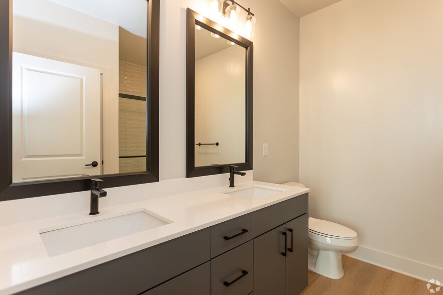 More Photos Of 930 W Mallard Creek Church Rd, Charlotte Apartments For Lease