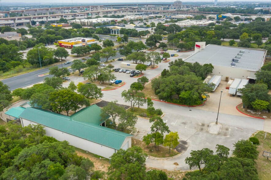 More Photos Of 11201 Pecan Park Blvd, Cedar Park Carwash For Lease