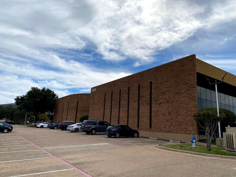 More Photos Of 1702 N Collins Blvd, Richardson Office For Lease