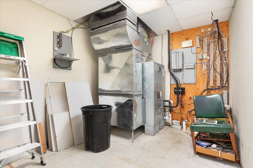 More Photos Of 11 Water St, Front Royal Loft Creative Space For Lease